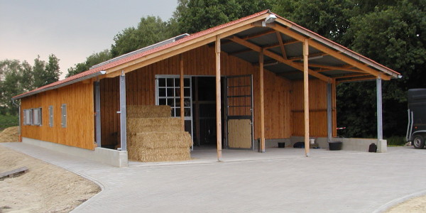 Conrads Halle mit Vordach