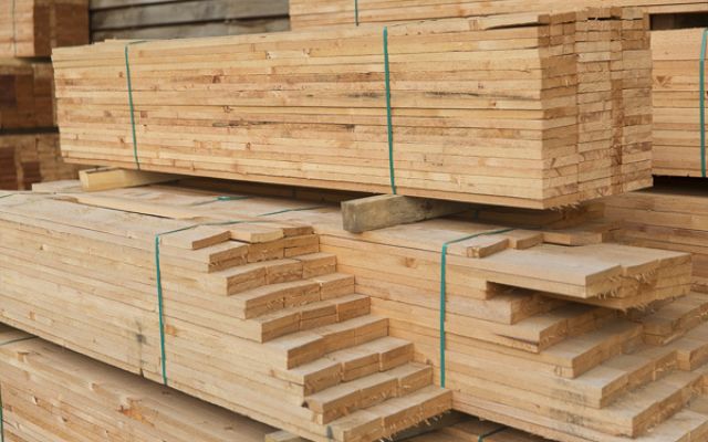 Stapelung von mehreren Holzplatten